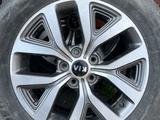 Диски Kia, Hyundai R17 + шины за 155 000 тг. в Астана – фото 2