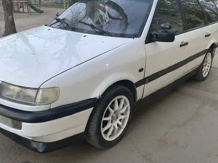 Volkswagen Passat 1995 года за 1 910 000 тг. в Астана – фото 2
