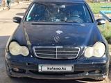 Mercedes-Benz C 200 2001 года за 2 500 000 тг. в Караганда – фото 5