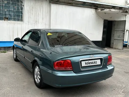 Hyundai Sonata 2002 года за 2 400 000 тг. в Шымкент – фото 7
