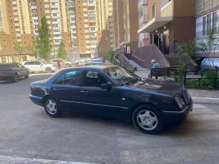 Mercedes-Benz E 280 1996 года за 3 000 000 тг. в Астана – фото 2