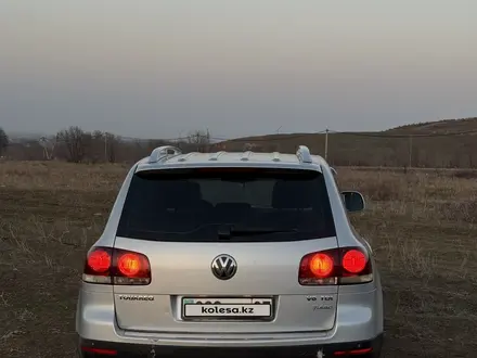 Volkswagen Touareg 2008 года за 7 850 000 тг. в Астана – фото 3