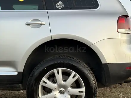 Volkswagen Touareg 2008 года за 7 850 000 тг. в Астана – фото 23