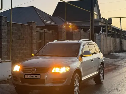 Volkswagen Touareg 2008 года за 7 850 000 тг. в Астана – фото 25