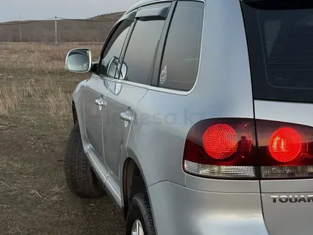 Volkswagen Touareg 2008 года за 7 850 000 тг. в Астана – фото 5
