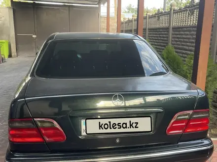 Mercedes-Benz E 280 2001 года за 4 250 000 тг. в Шымкент – фото 2