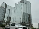 BMW X5 2021 года за 49 000 000 тг. в Алматы – фото 2