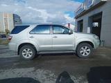 Toyota Fortuner 2010 годаfor7 300 000 тг. в Усть-Каменогорск – фото 2