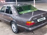 Mercedes-Benz E 200 1993 года за 1 300 000 тг. в Шиели – фото 3