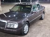 Mercedes-Benz E 200 1993 года за 1 300 000 тг. в Шиели – фото 4