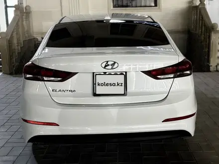 Hyundai Elantra 2018 года за 7 000 000 тг. в Актау – фото 4