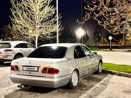 Mercedes-Benz E 230 1995 года за 1 800 000 тг. в Алматы – фото 3