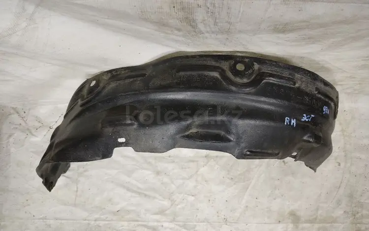 Подкрылок передний ПРАВЫЙ за 20 000 тг. в Алматы