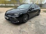 Toyota Camry 2023 года за 17 850 000 тг. в Алматы – фото 2