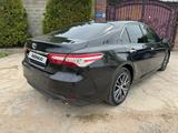 Toyota Camry 2023 года за 17 850 000 тг. в Алматы – фото 3