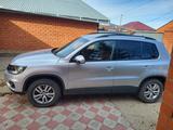 Volkswagen Tiguan 2015 года за 9 000 000 тг. в Актобе – фото 2