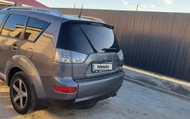 Mitsubishi Outlander 2007 годаfor5 800 000 тг. в Атырау