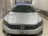 Volkswagen Passat 2016 года за 5 500 000 тг. в Уральск
