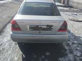 Mercedes-Benz C 200 1994 годаүшін2 000 000 тг. в Экибастуз – фото 3