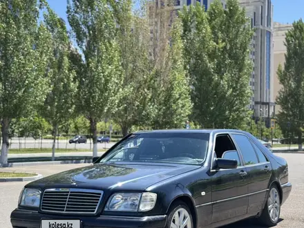 Mercedes-Benz S 500 1996 года за 3 300 000 тг. в Астана