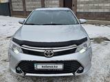 Toyota Camry 2017 года за 11 200 000 тг. в Астана – фото 2