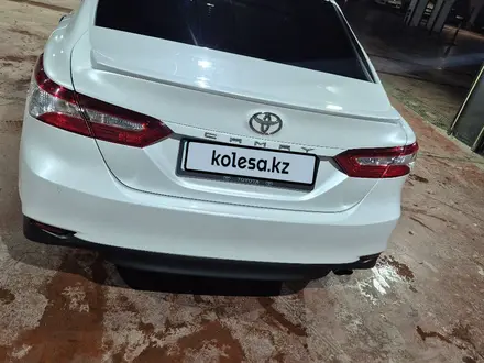 Toyota Camry 2019 года за 11 500 000 тг. в Астана – фото 4