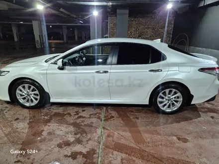 Toyota Camry 2019 года за 11 500 000 тг. в Астана – фото 3