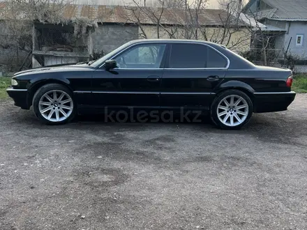 BMW 740 1995 года за 4 000 000 тг. в Алматы – фото 2