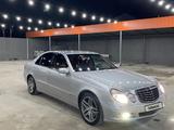 Mercedes-Benz E 200 2002 года за 5 000 000 тг. в Шымкент – фото 2