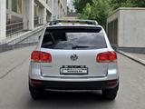 Volkswagen Touareg 2004 года за 6 300 000 тг. в Алматы – фото 5