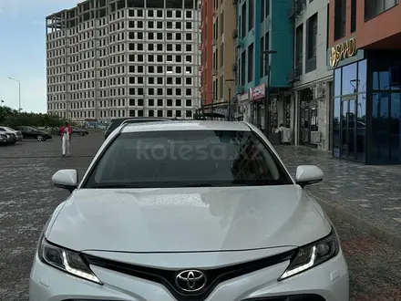 Toyota Camry 2020 года за 14 500 000 тг. в Актау