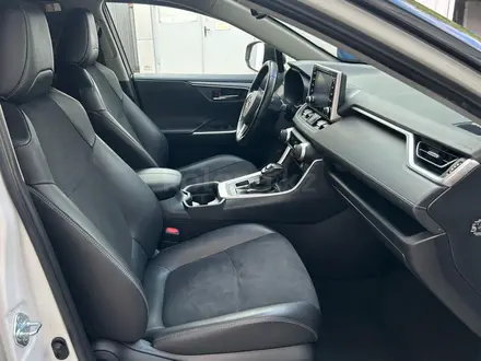 Toyota RAV4 2021 года за 13 990 000 тг. в Алматы – фото 19