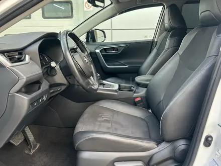 Toyota RAV4 2021 года за 13 990 000 тг. в Алматы – фото 15
