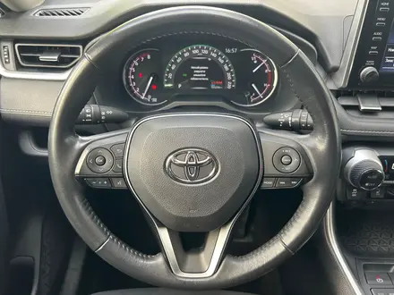Toyota RAV4 2021 года за 13 990 000 тг. в Алматы – фото 11