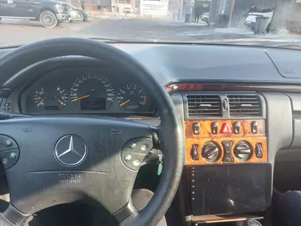 Mercedes-Benz E 320 2001 года за 5 300 000 тг. в Алматы – фото 8