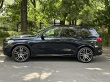 BMW X5 2019 года за 25 500 000 тг. в Алматы – фото 3
