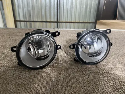 Противотуманка — Toyota RAV4 2006-2013 за 3 000 тг. в Алматы