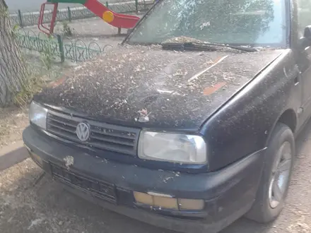 Volkswagen Vento 1992 года за 500 000 тг. в Астана – фото 2