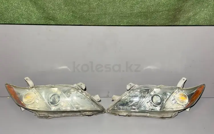Фара передняя правая левая на Toyota Camry XV40 Американец за 40 000 тг. в Алматы