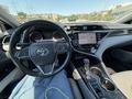 Toyota Camry 2019 года за 10 000 000 тг. в Атырау – фото 7