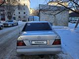 Mercedes-Benz E 200 1992 годаүшін1 400 000 тг. в Уральск – фото 3