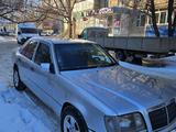 Mercedes-Benz E 200 1992 годаүшін1 400 000 тг. в Уральск – фото 4