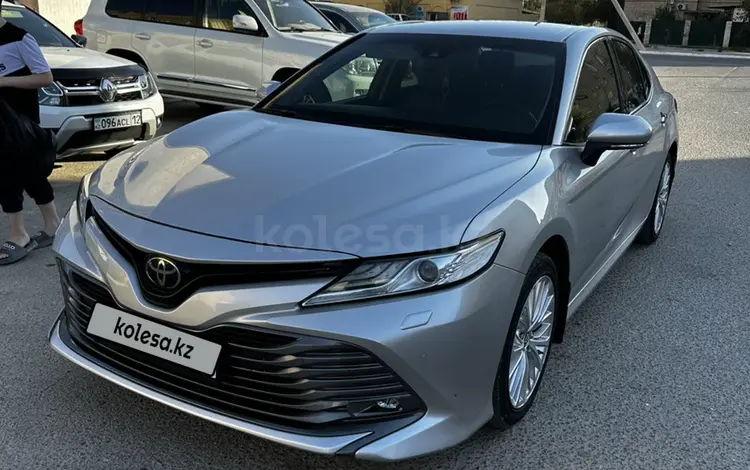 Toyota Camry 2018 года за 15 200 000 тг. в Жанаозен