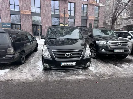 Hyundai Starex 2017 года за 10 500 000 тг. в Алматы