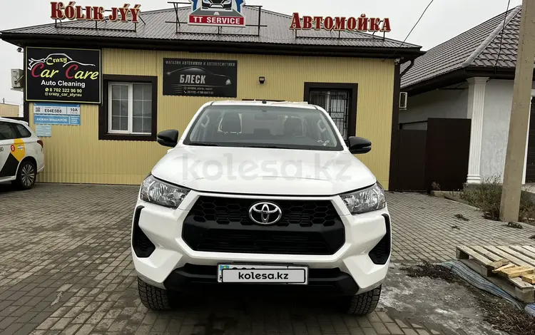 Toyota Hilux 2024 года за 24 000 000 тг. в Атырау