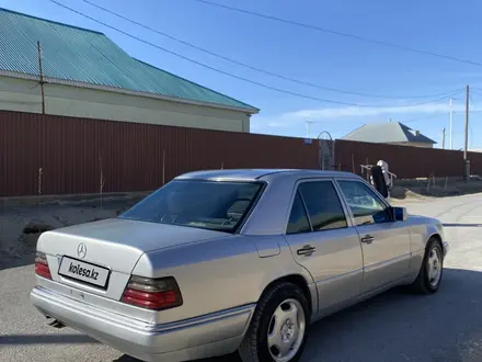 Mercedes-Benz E 280 1993 года за 2 000 000 тг. в Кызылорда – фото 4