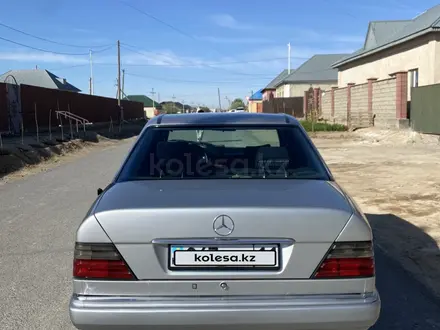 Mercedes-Benz E 280 1993 года за 2 000 000 тг. в Кызылорда – фото 5