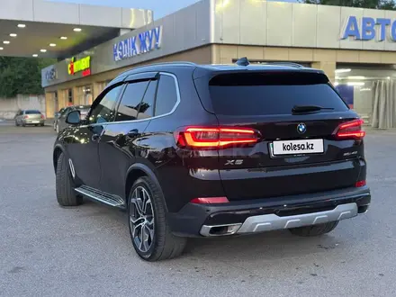 BMW X5 2021 года за 33 800 000 тг. в Алматы – фото 9