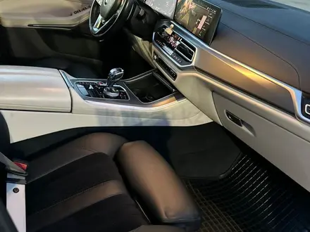 BMW X5 2021 года за 33 800 000 тг. в Алматы – фото 13