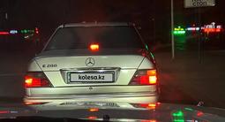 Mercedes-Benz E 280 1993 года за 3 000 000 тг. в Семей – фото 2